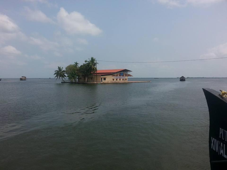 Sea Breeze Beach Home Alappuzha Exterior photo