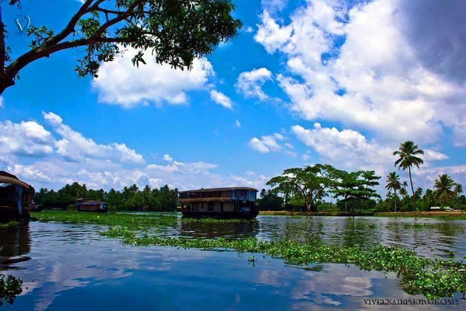 Sea Breeze Beach Home Alappuzha Exterior photo