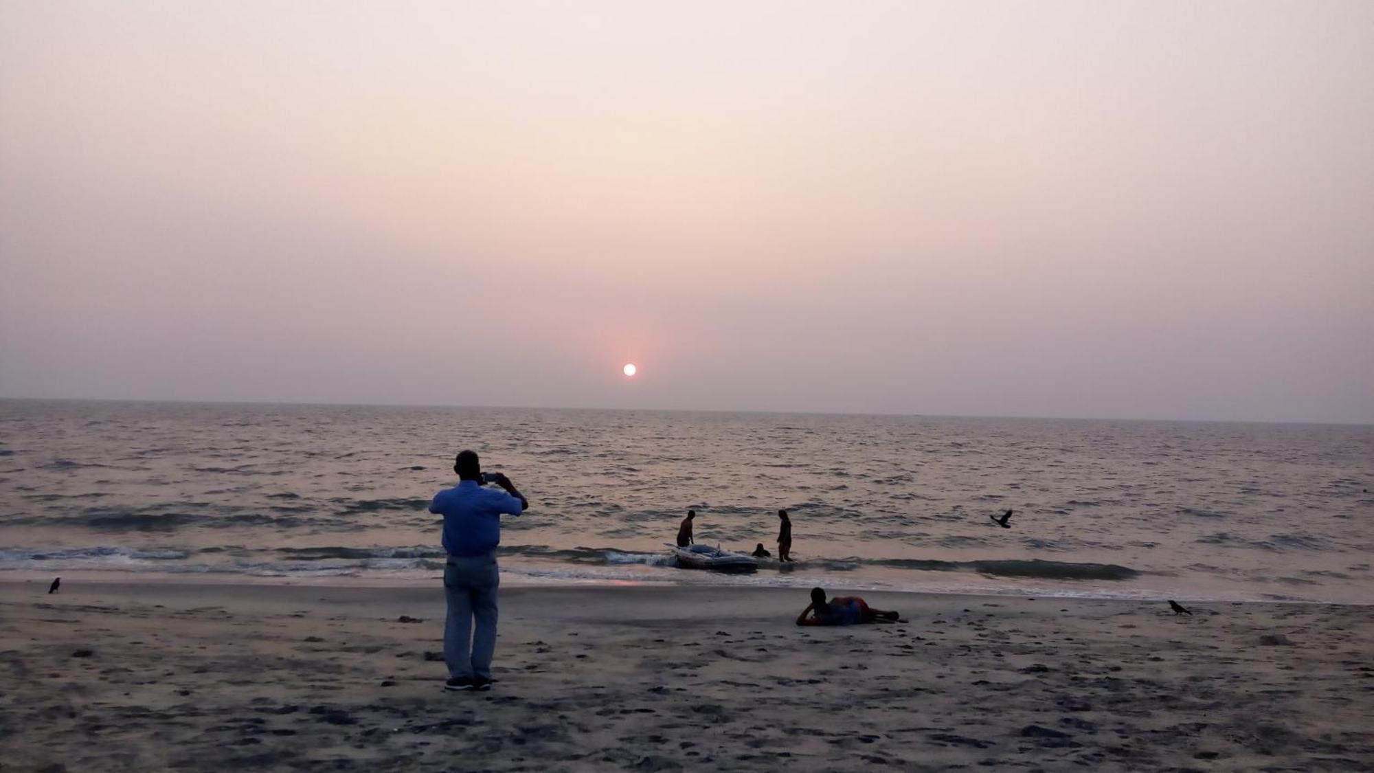 Sea Breeze Beach Home Alappuzha Exterior photo